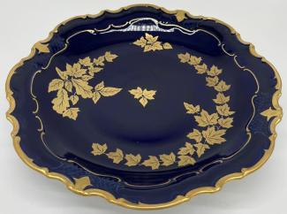 Casa Padrino Luxus Barock Porzellan Teller Dunkelblau / Gold Ø 33 cm - Porzellan Essteller - Luxus Barock Porzellan Accessoires - Reichenbach Porzellan - Luxus Qualität - Made in Germany