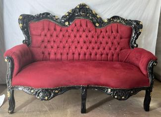 Casa Padrino Barock 2er Samt Sofa Bordeauxrot / Schwarz / Gold - Barock Möbel