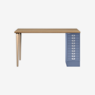MultiDesk, 2 Eichenfüße, 1 MultiDrawer mit 10 Schüben, Dekor natürliche Eiche, Farbe Blau, Maße: H 740 x B 1400 x T 600 mm