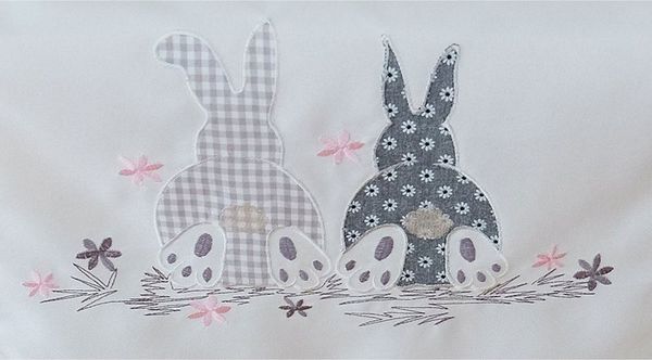 texpot Tischdecke Tischläufer Stickerei Osterhasen Blumen Ostern Frühling (1-tlg)