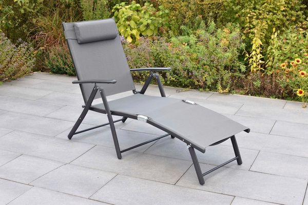 MERXX Gartenliege Deckchair, zusammenklappbar, 4-fach verstellbar, inkl. 1 Kopfkissen