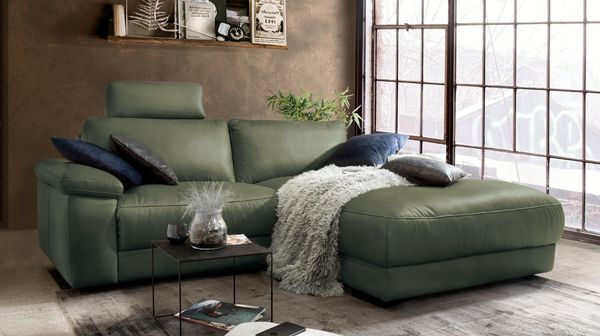 KAWOLA Sofa LOLA Ecksofa Leder moosgrün mit motorischer Relaxfunktion Recamiere rechts 82 x 178 x 233 cm