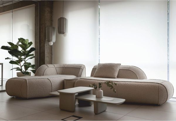 Casa Padrino Luxus Ecksofa mit integriertem Beistelltisch Beige 332 cm - Modulares Wohnzimmer Sofa
