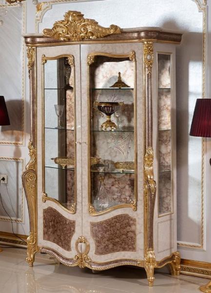 Casa Padrino Luxus Barock Vitrine Weiß / Braun / Gold - Prunkvoller Massivholz Vitrinenschrank mit 2 Glastüren und 3 Glasregalen - Barock Möbel - Edel & Prunkvoll