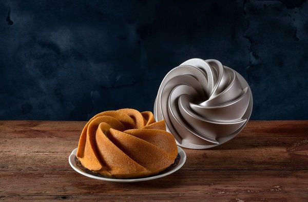 Dr. Oetker Küchenhelfer Gugelhupfform Twist, (1-tlg), Gugelhupfform, Backform Twist, +230°, Antihaftbeschichtung