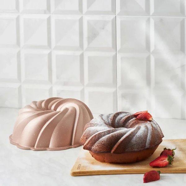 Karaca Herzkuchenform Karaca Pare Metallische Pulver-Gusskuchenform