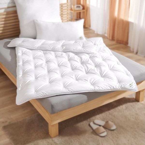 TRAUMSCHLAF Kunstfaserbettdecke Down Touch Pure warm, Füllung: 100% Polyester, Bezug: 100% Baumwolle, Daunenweiches Schlafgefühl für kuschelige Nächte