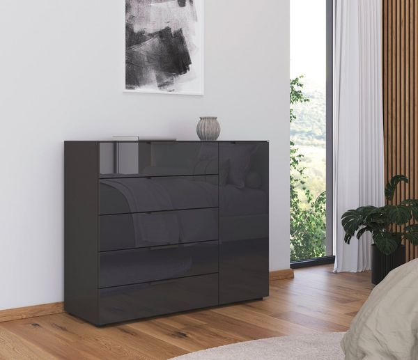 rauch Schubkastenkommode Flipp Kommode Sideboard Wäscheschrank Bestseller, 1-türig, 5 Schubladen, Soft-Close-Funktion, Oberboden und Front Glas