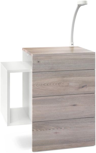 Vladon Nachttisch Queens, Nachttischschrank mit 2 Schubladen und 1 seitlichem Fach zur Wandmontage, Weiß matt/Eiche Nordic, inkl. LED Flexi Lampe weiß (60 x 63 x 36 cm)