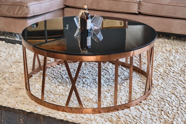 KAWOLA Couchtisch MELLA Tisch Glas Gestell rosé gold 43 x 100 x 100 cm