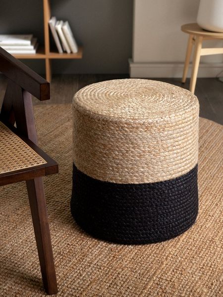 Hanse Home Jutta Jute Pouf - Natürlicher Sitz-Pouf aus Jute, Zylindrische Form im Boho Look, Hocker, Ottoman, Sitzhocker, Sitzkissen für Wohnzimmer, Esszimmer, Flur - Natur Gold Schwarz, 40 x 40 x 40