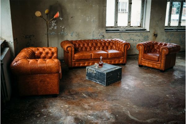 Chesterfield Sofa Garnitur in Cracker Braun - Elegantes Design, Vintage Rindsleder, 3-Teilig