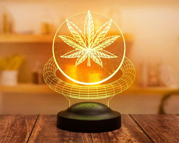 Geschenkelampe LED Nachttischlampe Cannabis Baum 3D Nachtlicht Lustiges Geschenke für Kiffer, Leuchte 7 Farben fest integriert, Geschenkideen für Stoner, Weed Fans