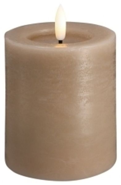 Moods & More LED-Rustik-Blockkerze in Sand mit Schmelzeffekt – Ø 7 4 cm x H 10 cm