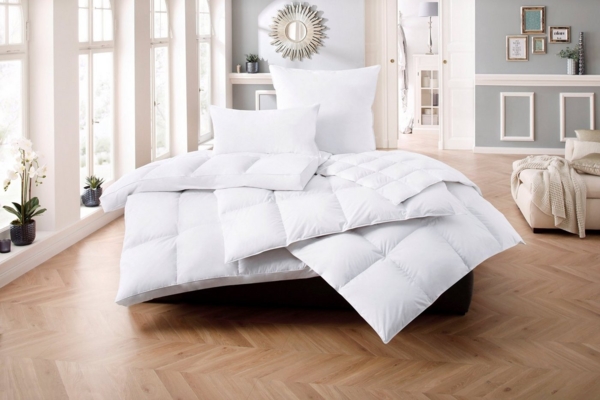 Älgdröm Daunenbettdecke + Federkissen Loftet, Bettdecke 135x200 cm, 155x220 cm, Made in Green, Füllung: Bettdecke 90% Daune/10% Federn, Kissen 85% Federn/15% Daunen, 2-tlg, Set mit Kissen 40X80 cm, 80x80 cm, allergikerfreundlich Bild 5