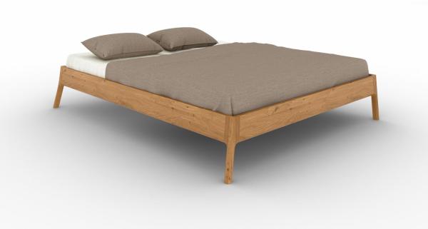 Bett Swig 3 Wildeiche massiv 120x200 cm ohne Kopfteil mit Holzbeinen