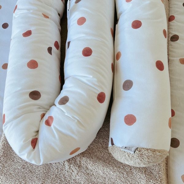 LittleANTunique Nestchenschlange Wickeltischumrandung Fröhliche Punkte