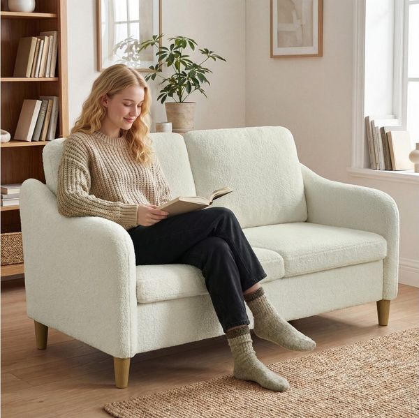 HOMCOM 2-Sitzer kleine Couch mit Wurfkissen, Sherpa-Fleece-Optik, Couch 1 Teile, für Wohnzimmer, Schlafzimmer, Cremeweiß