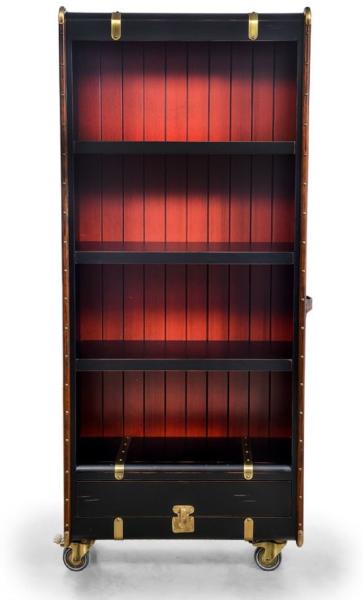 Casa Padrino Luxus Regalschrank in Koffer Optik Schwarz / Rot / Braun / Messing 84 x 35 x H. 200 cm - Massivholz Kofferschrank mit Rollen - Büro Schrank - Büro Möbel - Luxus Möbel