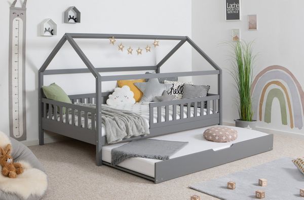 Ticaa Hausbett Kay mit Rausfallschutz und Zusatzbett aus Kiefer, Kinderbett 140x200, inkl. Dach, mit Rollrost, mit Matratze