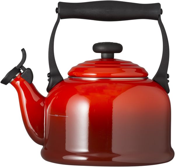 Le Creuset Wasserkessel Tradition Kirschrot mit Flöte