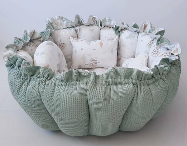 Baby Fancyroom Bettnestchen 2in1 Spielmatte Nestchen Babynestchen Babynest Kuschelnest, (4-tlg. Set mit 3 Motivkissen, dicke Spielmatte Krabbeldecke Spieldecke Kuschelnest), Handmade with Love