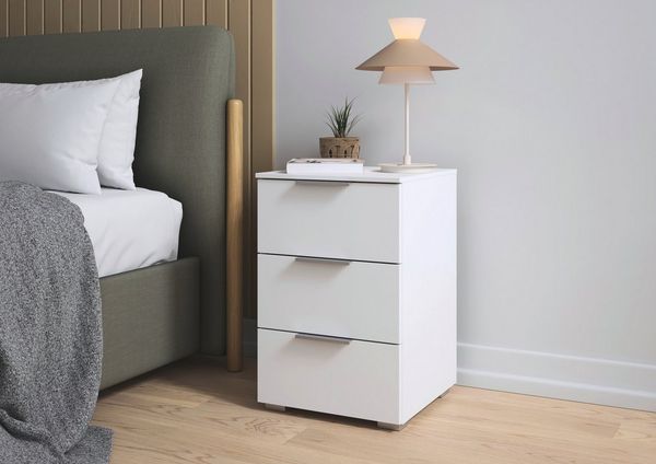 rauch Nachtkommode Nachttisch Nachtkonsole CORTONA mit Dekor-Front (Breite 40 cm inkl. Soft-Close-Funktion), mit 3 geräumigen Schubladen, Kantengriff aus Metall MADE IN GERMANY