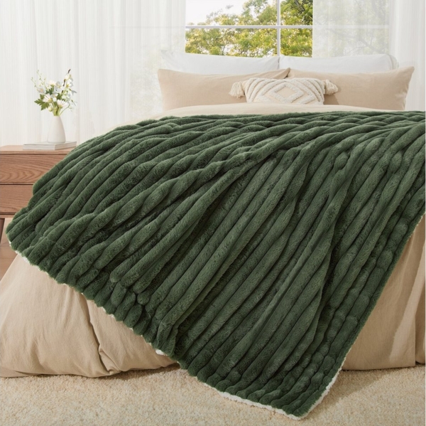 Wohndecke Kuscheldecke 150x200 weiß, Fleecedecke weich, Topfinel, dicke Decke, Wolldecke Sofadecke, luxuriös gestreift Muster Bild 3