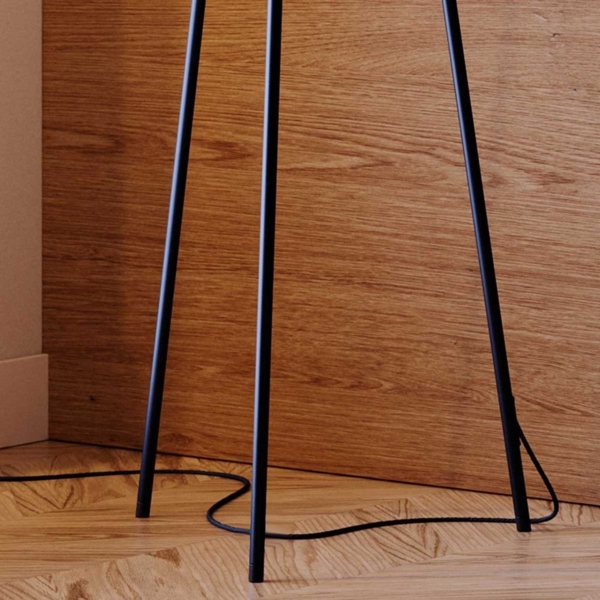 s.luce Dreibein-Stehleuchte Orb Tripod 160cm mit Glaskugel Weiß Ø 40cm Bild 5