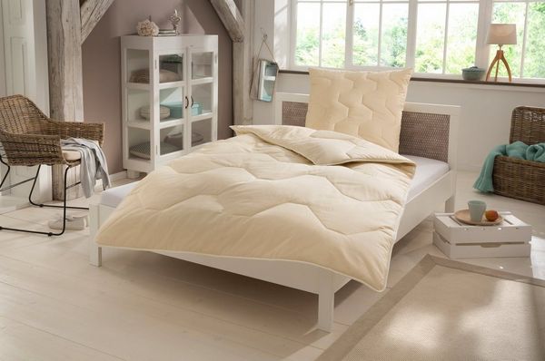 OTTO home Naturfaserbettdecke + Kopfkissen Bettdecke 135x200 cm, Decke mit natürlichen Materialien, Füllung: Faserbällchen (Kopfkissen), Bezug: 100% Baumwolle, Set mit Kissen 80x80 cm, Winter und Sommer, Made in Germany