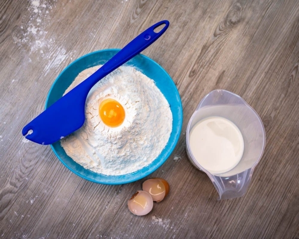 Kochblume Teigschaber Allzweckschaber, mit Aussparung für Knethaken Bild 3