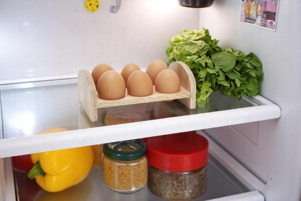 Maxwell & Williams Eierbecher Holz 6-Loch Eier Halter Aufbewahrung Egg Box Eieraufbewahrungsbox, (1-tlg), schlichte weiße 6er Eiervorratsbehälter