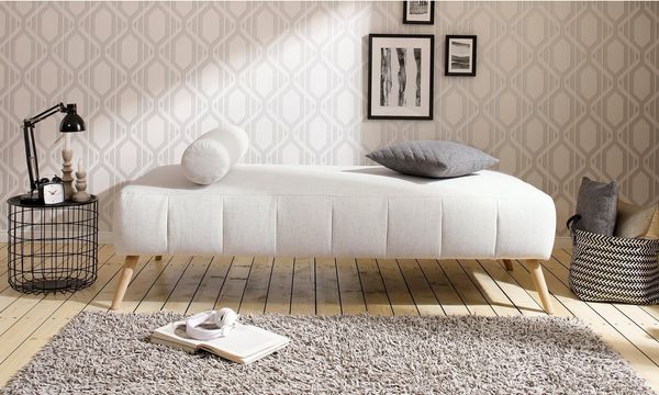 andas Daybett Lucy, mit losen Rollenkissen