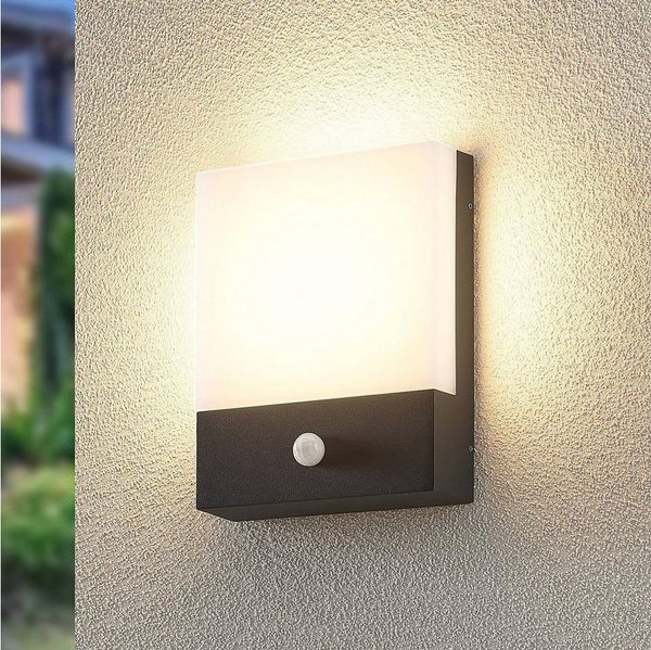Lindby Außen-Wandleuchte Vanira, LED 9,3 W gesamt, warmweiß