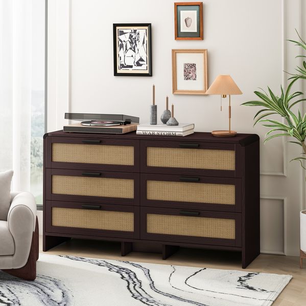Kommode 130 cm breit aus Holzwerkstoff mit 6 Schubladen in Rötlichbraun mit Rattan-Optik