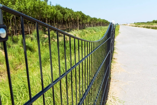 HOME DELUXE Doppelstabmattenzaun Schmuckzaun Tal inkl. Eckpfosten Anthrazit/Grün MORATA - 160 cm x 20m 1x Eckpfosten Bild 3