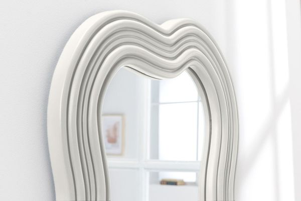 riess-ambiente Wandspiegel ALICE II 100cm weiß - Kunststoff, Ganzkörper, asymmetrisch, abstrakt (Einzelartikel, 1-St), Spiegel mit 3D-Design - ideal für Flur, Ankleide, Garderobe & Eingang