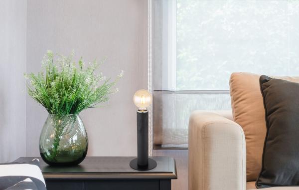 Tischleuchte, Holz, schwarz matt, H 30,5 cm