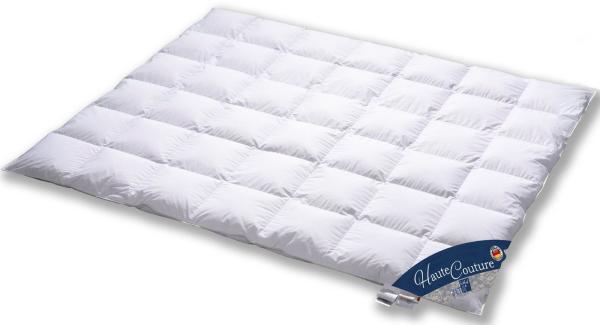 Vitaschlaf Daunenbettdecke Vitaschlaf® Haute Couture Bettdecken für Sommer Winter Ganzjahresdecke, Füllung: weisse BAIKAL SCHNEEDAUNEN der Premiumklasse, 100% DAUNEN, alle Wärmestufen, Bezug: 100% Baumwolle aus feinster MACO Einschütte, Bettdecke 135x2...