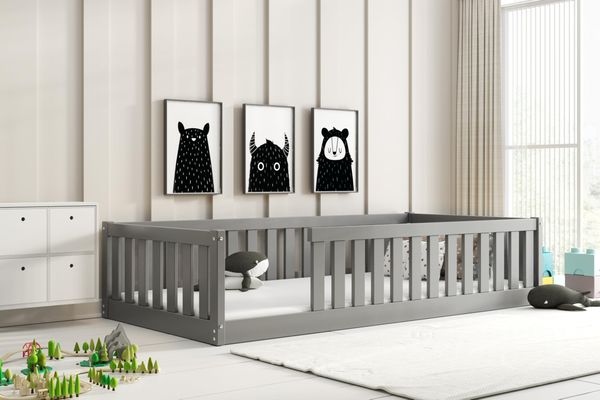 Interbeds Kinderbett Bella 190x90 grau mit Rausfallschutz & Lattenrost Bodenbett aus Holz Einzelbett Montessori Bed Gitterbett Kleinkindbett bis 120 kg Kiefer Holz massiv Junge Mädchen (grau, 190x90)