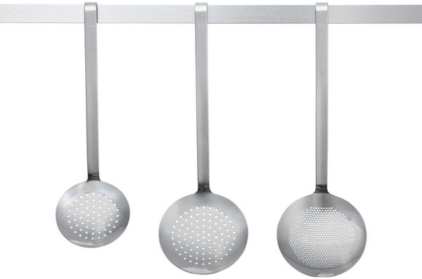 Roesle Haken Schaumlöffel flach grob gelocht 12 cm