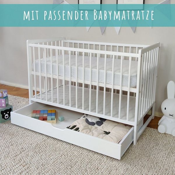 Kids Collective Babybett Gitterbett mit Schublade Kinderbett 60x120 höhenverstellbar, aus hochwertigem Kiefernholz, viel Stauraum, mit Matratze