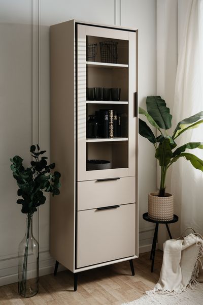 Vitrine >Arona< in sand / schwarz, Holzwerkstoff / Glas - 60x200x38cm (BxHxT)