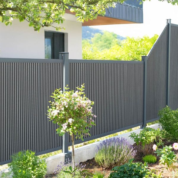 HOME DELUXE WPC Sichtschutzzaun CALLADO PREMIUM 4 x Element + 6 x Pfosten - Höhe: 115 cm