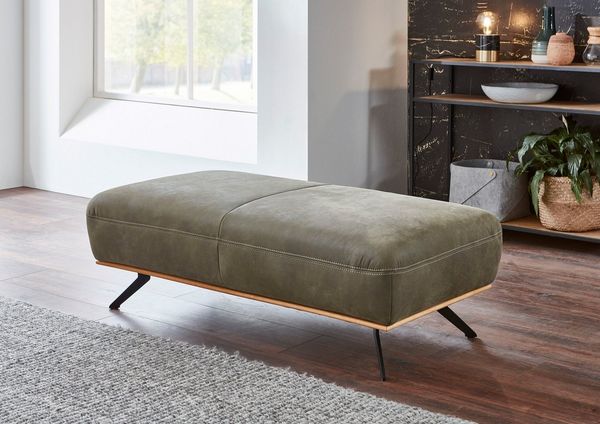Die PlanBar Hocker PN-EM18063 Breite 135, hochwertige Kaltschaumpolsterung, stylische Metallfüße
