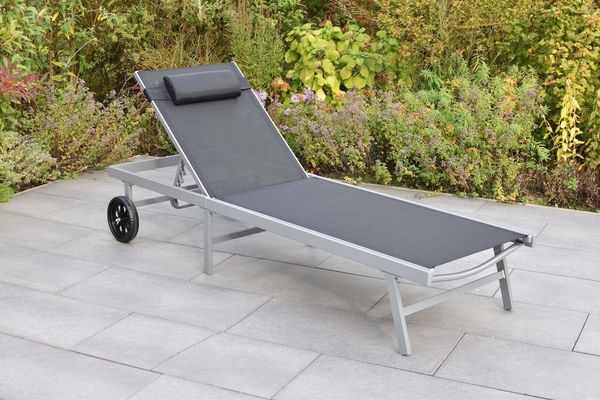 MERXX Gartenliege Tessin, Set, 1 Gartenliege mit Kopfkissen, mit Rollen, verstellbares Kopfteil, inkl. Kopfkissen