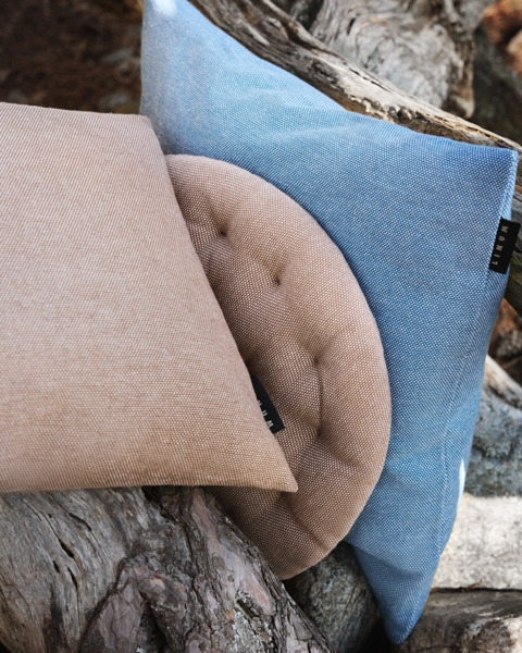 LINUM PEPPER Premium Kissenhülle für Dekokissen 50x50 cm, 100% Baumwolle, Maschinenwaschbar, Dunkles Taupe Bild 3