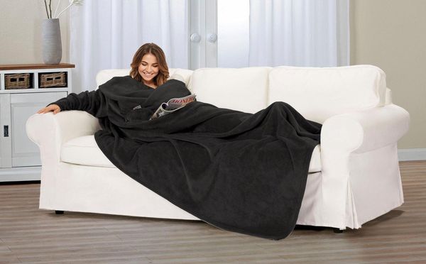 Gözze - Premium Kuscheldecke mit Ärmeln und Brusttasche, 150x240 cm - Schwarz