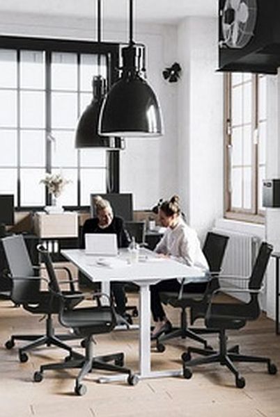 Topstar Sitz-/Steh-Schreibtisch, (B)1.800 mm elekt. höhenverstellbar Ahorn