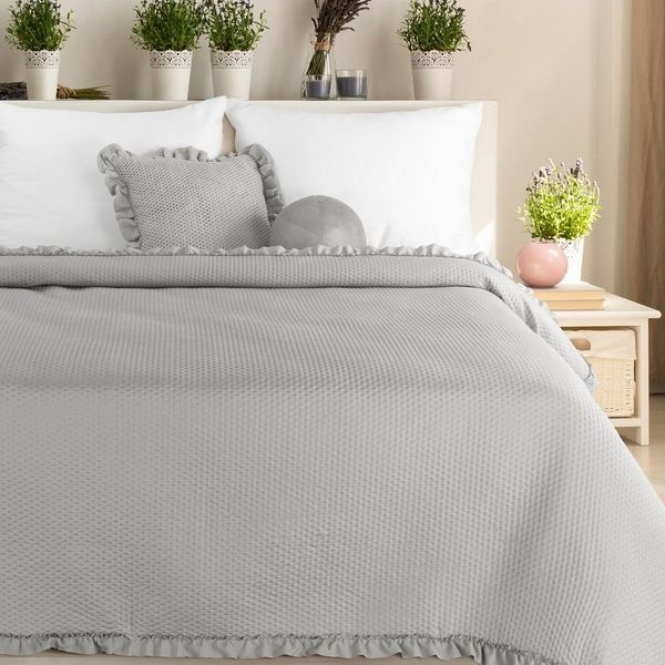 Design91 Tagesdecke BELLA RÜSCHE, Bettüberwurf mit Rüschen, elegante Tagesdecke, weiche Struktur
